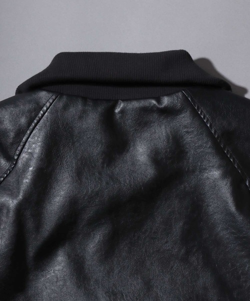 SITRY(シトリー)の「Synthetic Leather Rib Turtie Blouson/フェイクレザー ヴィンテージライク オーバーサイズ リブタートル スタンドネック ブルゾン ジャケット(ブルゾン・メンズ・ブラック/ブラウン系その他/ブラウン・M/L/LL)」の13枚目の写真
