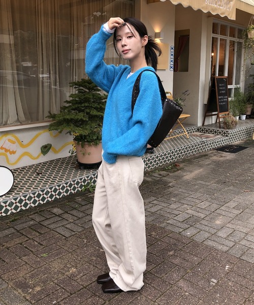 UNE MANSION(ユヌマンション)の「ふわふわアンゴラベーシックvネックニット(ニット/セーター・レディース・グレー/アイボリー/ブルー系その他/レッド/ピンク・FREE)」の19枚目の写真