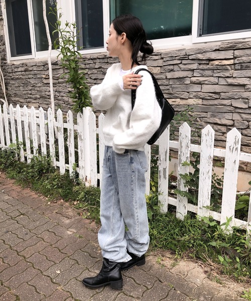 UNE MANSION(ユヌマンション)の「ふわふわアンゴラベーシックvネックニット(ニット/セーター・レディース・グレー/アイボリー/ブルー系その他/レッド/ピンク・FREE)」の7枚目の写真