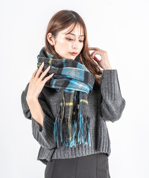TWEED MILL（ツイードミル）の「【TWEEDMILL】大判ストール　ウール　チェック　70x190cm　イギリス製（マフラー・レディース・グレー/クリーム/ブルー/ブラック×ブルー/ブラック/チェック/ブルー系その他/ブラック×グレー/ブラウン系その他・FREE）」の8枚目の写真