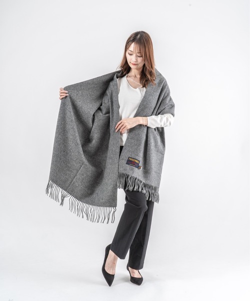 TWEED MILL（ツイードミル）の「【TWEEDMILL】大判ストール　ウール　チェック　70x190cm　イギリス製（マフラー・レディース・グレー/クリーム/ブルー/ブラック×ブルー/ブラック/チェック/ブルー系その他/ブラック×グレー/ブラウン系その他・FREE）」の13枚目の写真