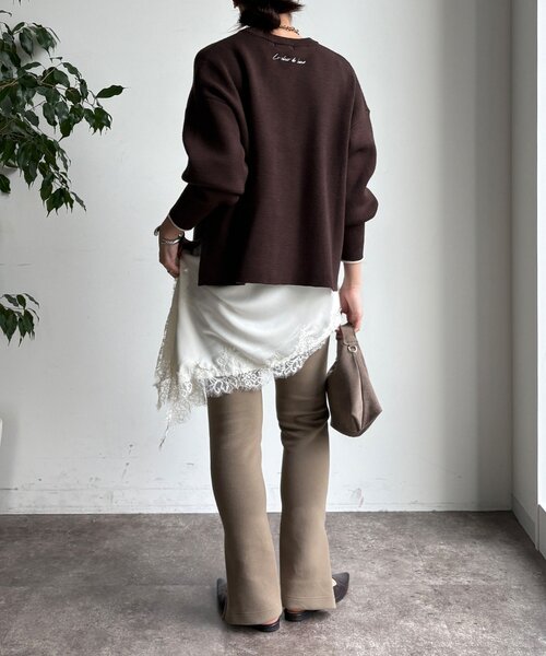 DouDou（ドゥドゥ）の「【新色追加/WEB限定】フェザーロゴニット（ニット/セーター・レディース・ネイビー/ダークグレー/オフホワイト/ブラウン・FREE）」の7枚目の写真