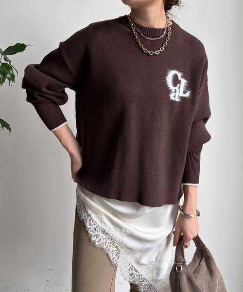 DouDou（ドゥドゥ）の「【新色追加/WEB限定】フェザーロゴニット（ニット/セーター・レディース・ネイビー/ダークグレー/オフホワイト/ブラウン・FREE）」の8枚目の写真