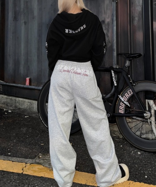 KsG（ケーエスジー）の「マルチレタリングスウェットパンツ（スウェットパンツ・レディース・グレー/ブラック・MEDIUM/X-LARGE/LARGE/SMALL）」の6枚目の写真