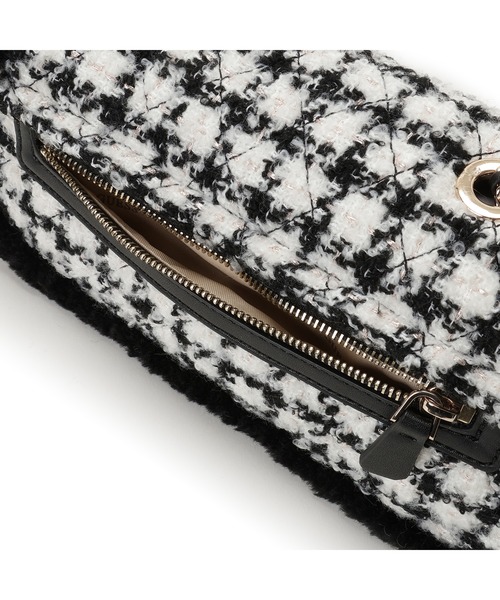 Guess(ゲス)の「CRISTI Convertible Xbody Flap ショルダーバッグ (ショルダーバッグ・レディース・ブラック系その他・ONE SIZE)」の12枚目の写真