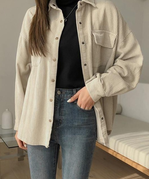SallyLunn(サリーラン)の「コーデュロイ長袖シャツトップス(シャツ/ブラウス・レディース・ベージュ・LARGE/MEDIUM/SMALL)」の1枚目の写真