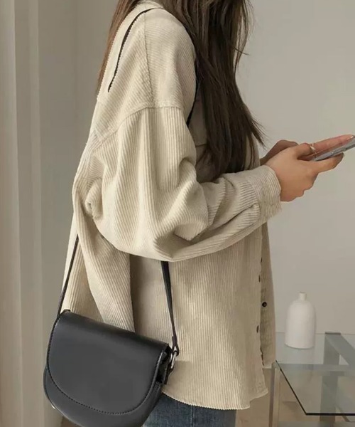 SallyLunn(サリーラン)の「コーデュロイ長袖シャツトップス(シャツ/ブラウス・レディース・ベージュ・LARGE/MEDIUM/SMALL)」の6枚目の写真