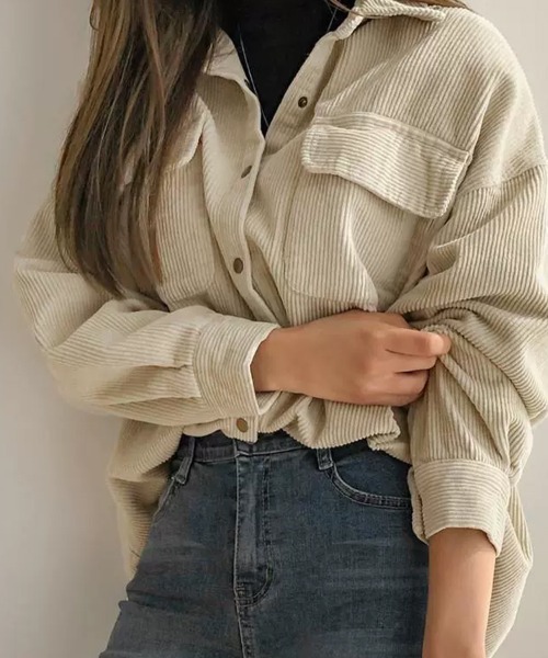 SallyLunn(サリーラン)の「コーデュロイ長袖シャツトップス(シャツ/ブラウス・レディース・ベージュ・LARGE/MEDIUM/SMALL)」の3枚目の写真