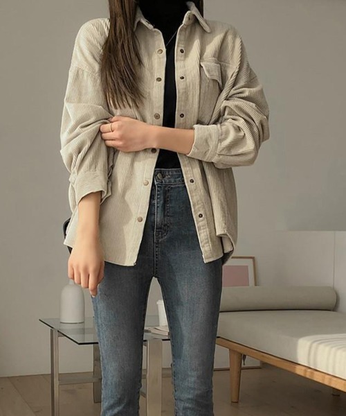 SallyLunn(サリーラン)の「コーデュロイ長袖シャツトップス(シャツ/ブラウス・レディース・ベージュ・LARGE/MEDIUM/SMALL)」の4枚目の写真