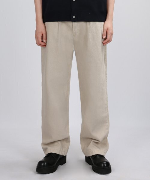 VERYVAIN(ベリベーン)の「ONETUCK WIDE DENIM (WASHED BEIGE)(デニムパンツ・メンズ・その他・SMALL/MEDIUM/LARGE)」の1枚目の写真