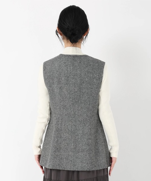 STRAWBERRY-FIELDS(ストロベリーフィールズ)の「ホームスパンラメツイード_Vネックジレ(その他アウター・レディース・ブラック・2)」の4枚目の写真