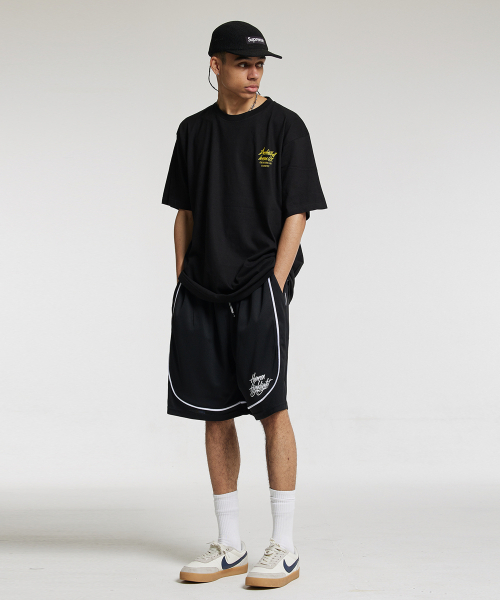 CREAM SODA LAB（クリームソーダラボ）の「15MIN クォーター チームプレイ グラフィック ロゴ 半袖Tシャツ ブラック イエロー（Tシャツ/カットソー・レディース・その他・LARGE/MEDIUM/X-LARGE/XX-LARGE）」の4枚目の写真
