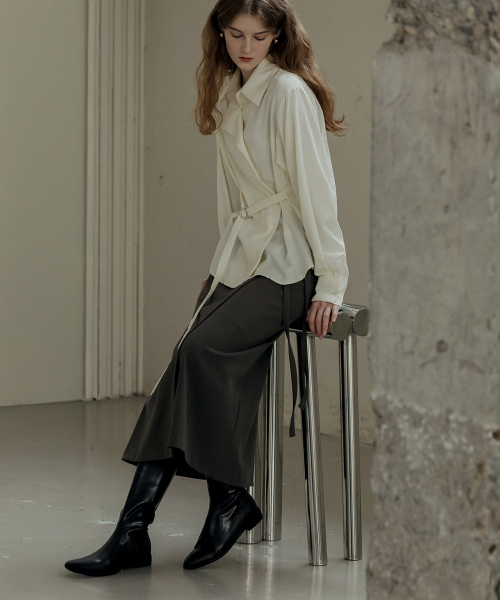 MAYVERU(メイバーユー)の「Dakota Belt Blouse _ Ivory(シャツ/ブラウス・レディース・アイボリー・F)」の4枚目の写真