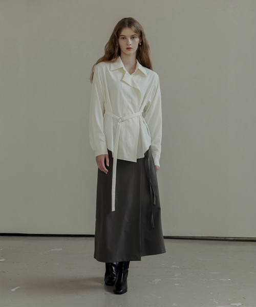 MAYVERU(メイバーユー)の「Dakota Belt Blouse _ Ivory(シャツ/ブラウス・レディース・アイボリー・F)」の5枚目の写真