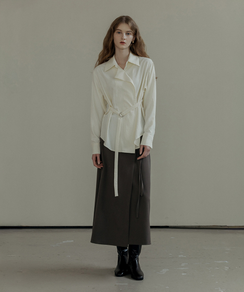 MAYVERU(メイバーユー)の「Dakota Belt Blouse _ Ivory(シャツ/ブラウス・レディース・アイボリー・F)」の6枚目の写真