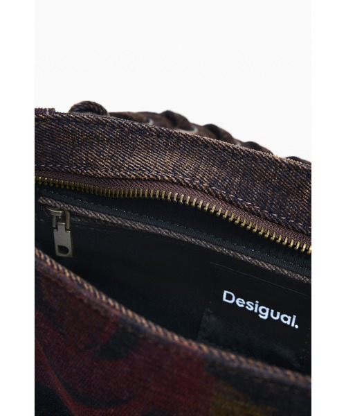 Desigual(デシグアル)の「グラフィティプリント デニムバゲットショルダーバッグ(ハンドバッグ・レディース・マルチ・FREE)」の11枚目の写真