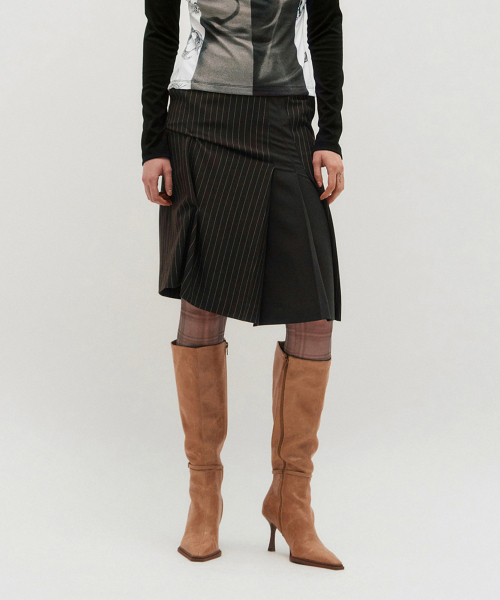 KIMZISU(キムジス)の「DOZI - Pinched Stripe Skirt _ BROWN(スカート・レディース・ブラウン・SMALL/MEDIUM)」の3枚目の写真