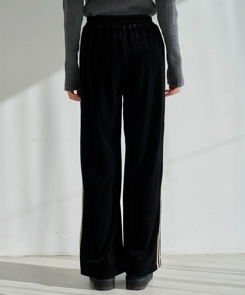 meilmada（メイルマダ）の「サイドラインベロアトラックパンツ（スラックス・レディース・ブラック/ベージュ・FREE）」の22枚目の写真