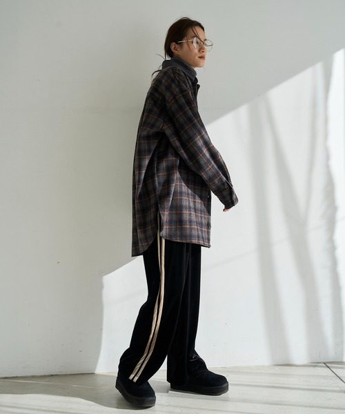 meilmada（メイルマダ）の「サイドラインベロアトラックパンツ（スラックス・レディース・ブラック/ベージュ・FREE）」の12枚目の写真