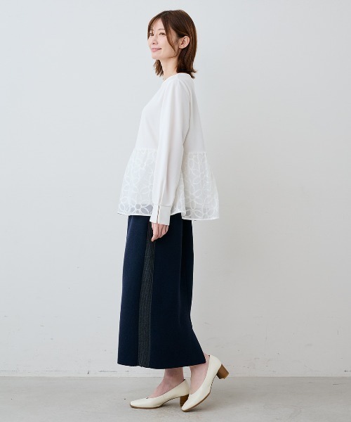 IEDIT(イディット)の「IEDIT どんなシーンも華やかに着映える フラワーレースドッキングトップス(Tシャツ/カットソー・レディース・ブラック/ホワイト・M/L/LL/3L/S)」の5枚目の写真