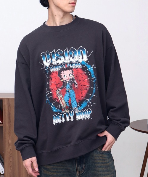 VISION STREET WEAR(ヴィジョンストリートウェア)の「【VISION STREET WEAR/ヴィジョンストリートウェア】×【BETTY BOOP/べティブ-プ】メタルロゴ スケーター クルーネック スウェット トレーナー(スウェット・メンズ・ライトグレー/チャコールグレー/オフホワイト・LL/M/L)」の4枚目の写真