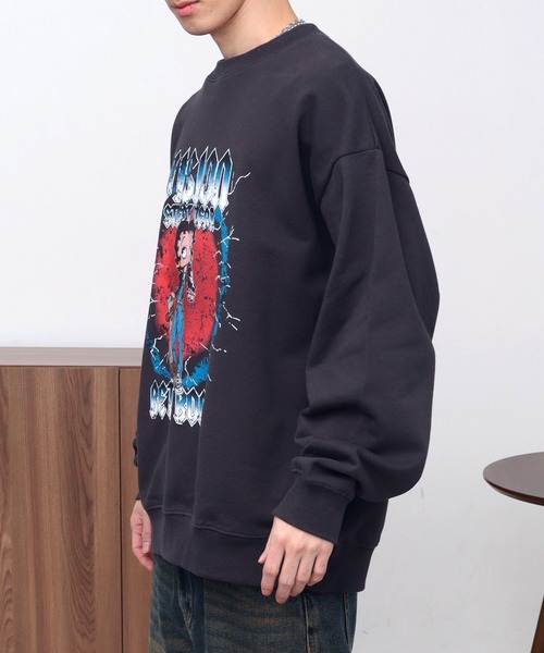VISION STREET WEAR(ヴィジョンストリートウェア)の「【VISION STREET WEAR/ヴィジョンストリートウェア】×【BETTY BOOP/べティブ-プ】メタルロゴ スケーター クルーネック スウェット トレーナー(スウェット・メンズ・ライトグレー/チャコールグレー/オフホワイト・LL/M/L)」の6枚目の写真