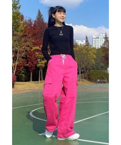 LULUCHOU(ルルシュ)の「Stitch Cargo Pants - HOT PINK(その他パンツ・レディース・その他・FREE)」の6枚目の写真