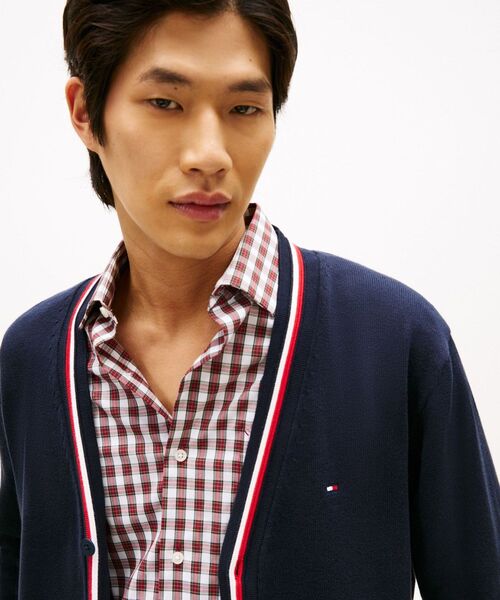 TOMMY HILFIGER（トミーヒルフィガー）の「シグネチャートリムカーディガン（ニット/セーター・メンズ・マルチ・MEDIUM/LARGE）」の2枚目の写真