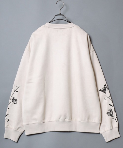ANPAS(アンパス)の「Faux suede sweatshirt featuring sleeve embroidery / フェイクスエード 袖刺繍 スウェットトレーナー メンズ レディース ユニセックス(スウェット・メンズ・チャコール/アイボリー/ネイビー・L/M)」の5枚目の写真