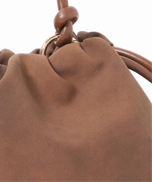 SLOBE IENA（スローブイエナ）の「《追加》SLOBE 3WAY スムース巾着バッグ（クラッチバッグ・レディース・レッド/ベージュ系その他/ブラック/ブラウン・FREE）」の10枚目の写真