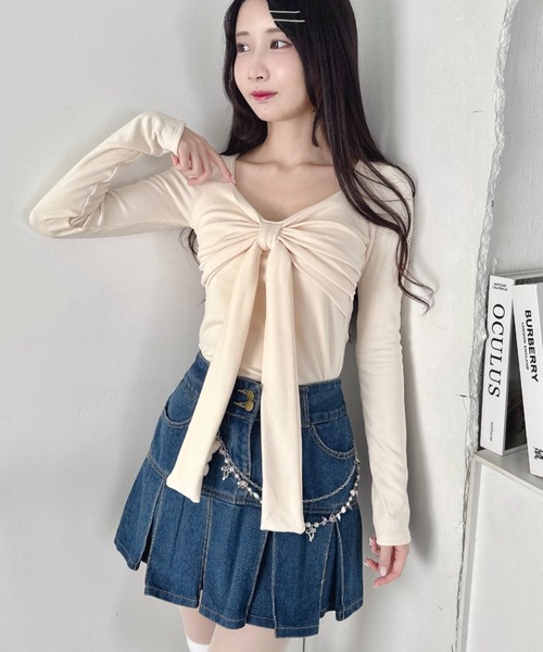 Loueme(ルエム)の「カップ付きフロントリボントップス(Tシャツ/カットソー・レディース・オフホワイト/グレー/ブラック・FREE)」の1枚目の写真