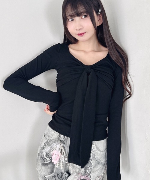 Loueme(ルエム)の「カップ付きフロントリボントップス(Tシャツ/カットソー・レディース・オフホワイト/グレー/ブラック・FREE)」の2枚目の写真