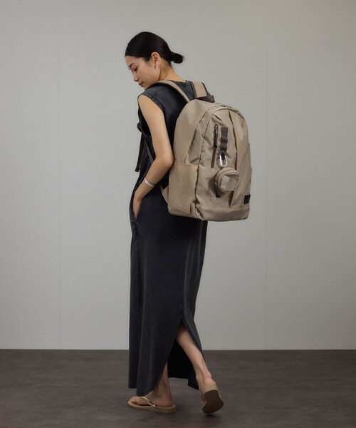 SALON adam et rope'(サロン アダム エ ロペ)の「【WEB限定】ラウンドポーチ&エコバッグ付き撥水リュック(バックパック/リュック・レディース・ブラック/グレー系その他/グレー・FREE)」の4枚目の写真