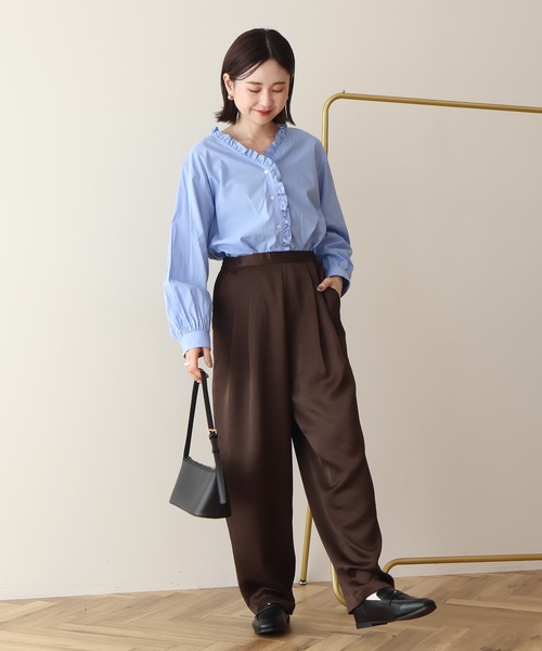 AMERICAN HOLIC（アメリカンホリック）の「フリルVネックブラウス（シャツ/ブラウス・レディース・ブラウン/サックスブルー・L/M）」の3枚目の写真