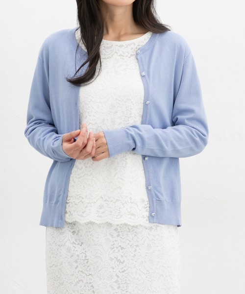 Honeys(ハニーズ)の「【UVカット・花粉リリース加工】花粉対策フラワー釦カーディガン(カーディガン/ボレロ・レディース・イエロー/ネイビー/ピンク/ブラック×ベージュ/アイボリー/ホワイト×ブラック/サックスブルー/ブラック・L/LL/M/S)」の6枚目の写真