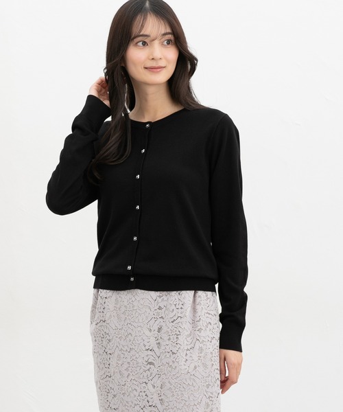 Honeys(ハニーズ)の「【UVカット・花粉リリース加工】花粉対策フラワー釦カーディガン(カーディガン/ボレロ・レディース・イエロー/ネイビー/ピンク/ブラック×ベージュ/アイボリー/ホワイト×ブラック/サックスブルー/ブラック・L/LL/M/S)」の14枚目の写真