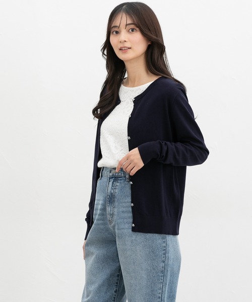 Honeys(ハニーズ)の「【UVカット・花粉リリース加工】花粉対策フラワー釦カーディガン(カーディガン/ボレロ・レディース・イエロー/ネイビー/ピンク/ブラック×ベージュ/アイボリー/ホワイト×ブラック/サックスブルー/ブラック・L/LL/M/S)」の16枚目の写真