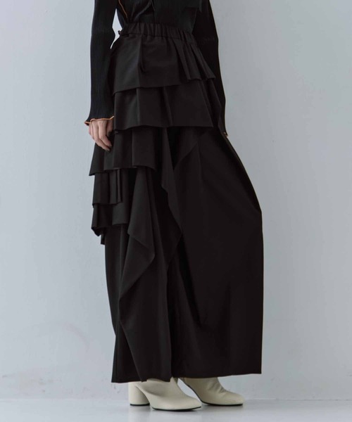 TAAKK（ターク）の「【TAAKK/ターク】《STUDIOUS別注》ラッフルパンツ(ウール素材)（その他パンツ・レディース・ブラック・1/3）」の3枚目の写真