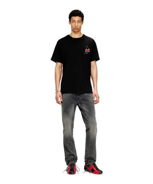 DIESEL(ディーゼル)の「メンズ Tシャツ SV-T-NORM-CHER(Tシャツ/カットソー・メンズ・ホワイト系その他/ブラック系その他・SMALL/MEDIUM/LARGE/X-LARGE/XX-LARGE/X-SMALL)」の5枚目の写真