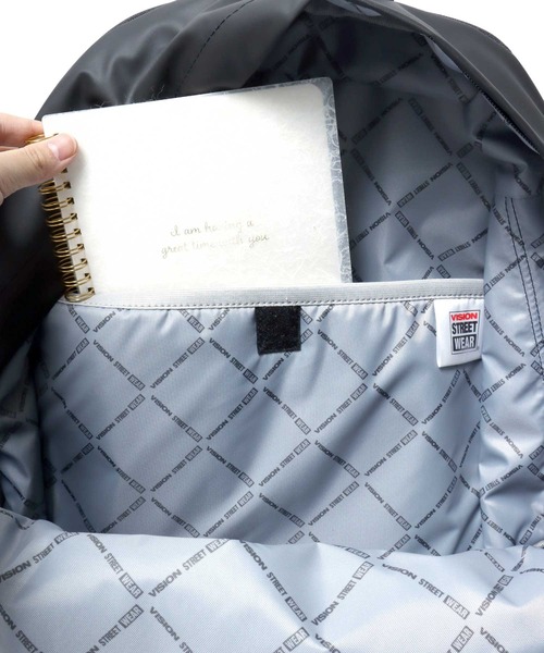 VISION STREET WEAR(ヴィジョンストリートウェア)の「VISION STREET WEAR(ヴィジョンストリートウェア)EXPANDABLE BACKPACK/サイズ拡張可能 バックパック/リュックサック(バックパック/リュック・メンズ・ブラック系1/ブラック系3・FREE)」の16枚目の写真
