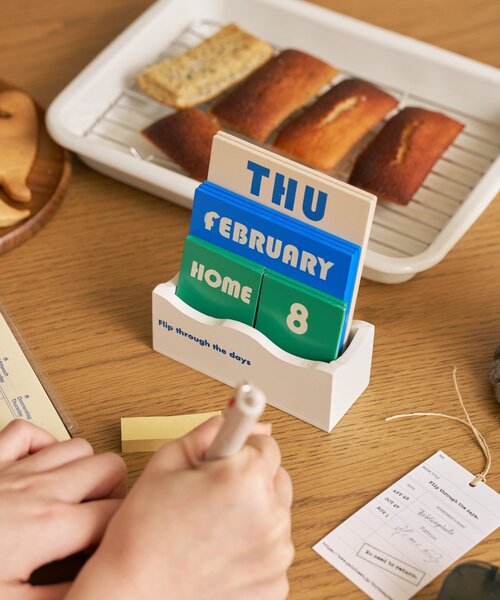 BIRTHDAY BAR(バースデイバー)の「【インフルエンサーakane.企画】Perpetual calendar Flips / 万年カレンダー(インテリア雑貨・レディース・ブルー・0)」の2枚目の写真