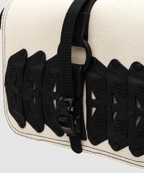 JUNYA WATANABE MAN(ジュンヤワタナベマン)の「「INNERRUM」 W-NAME BAG SMALL NATURAL(クラッチバッグ・メンズ・キナリ・ONE SIZE)」の3枚目の写真