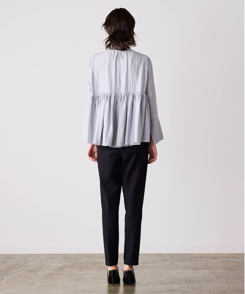 Marilyn Moon（マリリンムーン）の「code embroidery diamond tuck blouse（シャツ/ブラウス・レディース・オフホワイト/ネイビー/グレー/ブラック・FREE）」の10枚目の写真