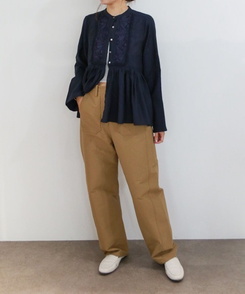 Marilyn Moon（マリリンムーン）の「code embroidery diamond tuck blouse（シャツ/ブラウス・レディース・オフホワイト/ネイビー/グレー/ブラック・FREE）」の12枚目の写真