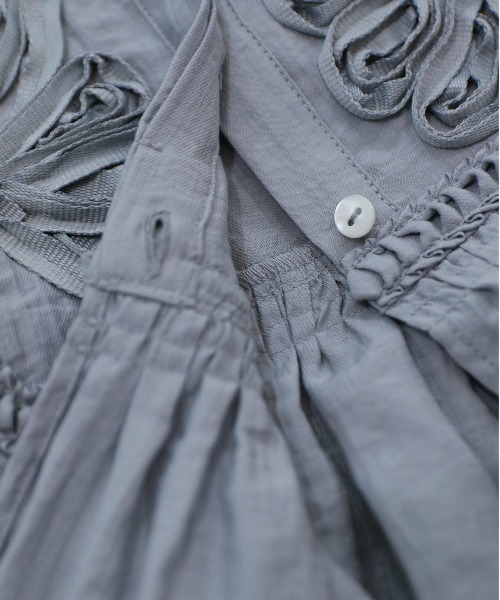 Marilyn Moon（マリリンムーン）の「code embroidery diamond tuck blouse（シャツ/ブラウス・レディース・オフホワイト/ネイビー/グレー/ブラック・FREE）」の18枚目の写真