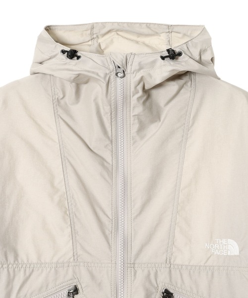 THE NORTH FACE（ザノースフェイス）の「THE NORTH FACE Short Compact Jacket NPW22630（ナイロンジャケット・レディース・ブラック/カーキ/オフホワイト・X-LARGE/MEDIUM/LARGE）」の6枚目の写真