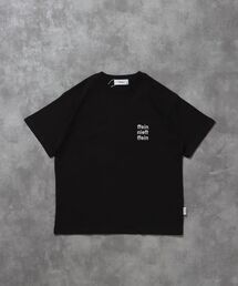 FFEIN（フェイン）の「【FFEIN（フェイン）】ワンポイント3段ロゴ刺繍ショート丈Tシャツ / Tシャツ クルーネック 半袖 刺繍 ワンポイント シンプル 【短丈】（Tシャツ/カットソー）」