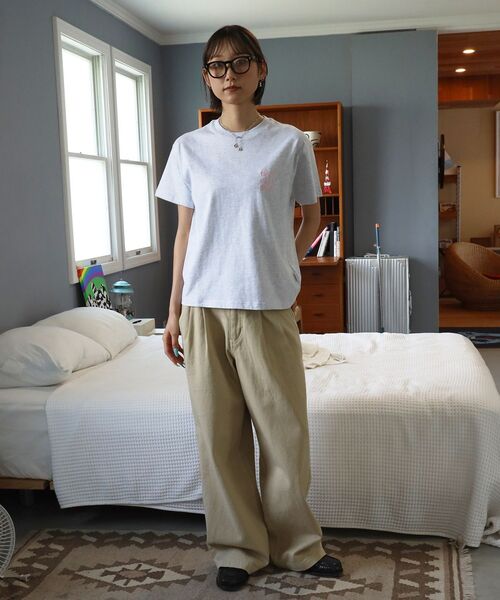 FFEIN(フェイン)の「【FFEIN(フェイン)】ワンポイント3段ロゴ刺繍ショート丈Tシャツ / クルーネック 半袖 ワンポイント シンプル 【短丈】(Tシャツ/カットソー・メンズ・ブラック/ダークグリーン/アッシュグレー/ホワイト/ネイビー/モカ・LARGE/MEDIUM/SMALL/X-LARGE)」の19枚目の写真