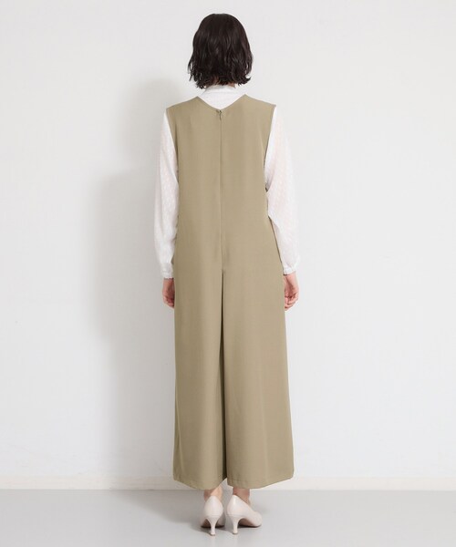 THE SHOP TK （ザ ショップ ティーケー ）の「【セレモニーにもカジュアルにも】Vネックオールインワン（サロペット/オーバーオール・レディース・サンドベージュ/ブラック・12/13）」の13枚目の写真