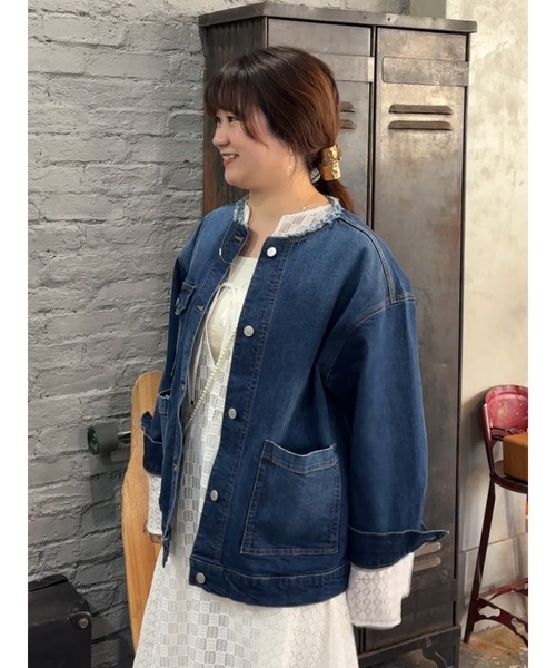 Te chichi（テチチ）の「ノーカラーデニムジャケット（ノーカラージャケット・レディース・ネイビー/ブルー・F）」の4枚目の写真